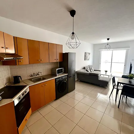 Mackenzie 11 * Larnaka