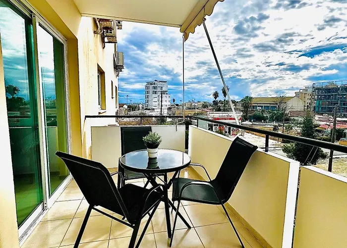 Mackenzie 11 Apartment *