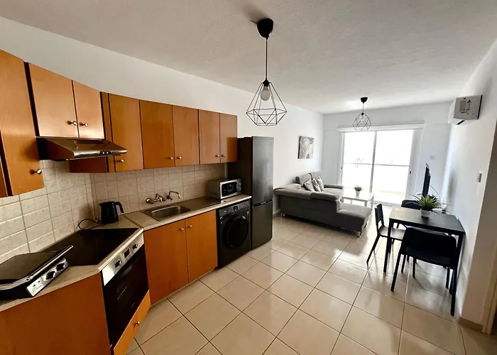 Mackenzie 11 * Larnaka